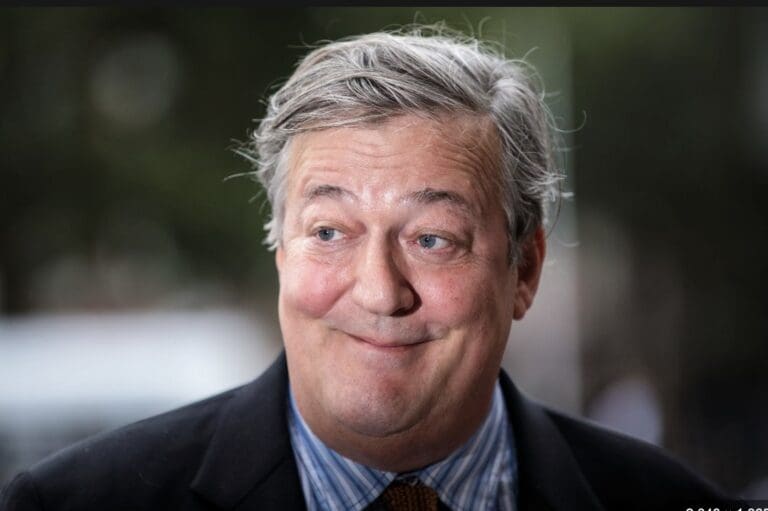 ‘Putrid’ Daily Mail lambasted by Stephen Fry