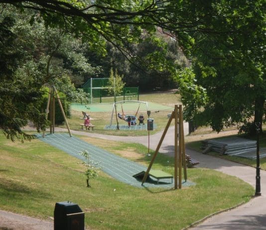 14 Year Old Girl Robbed in Poole. Can You Help?