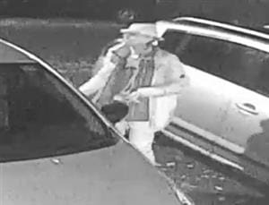 Officers investigating a spate of thefts and attempted thefts from cars in Poole are issuing CCTV images of the suspect