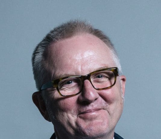 Who funds Ian Austin?