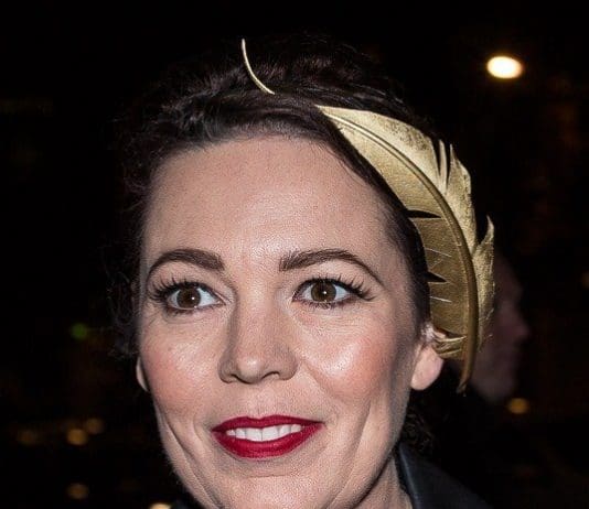 I see you, Olivia Colman
