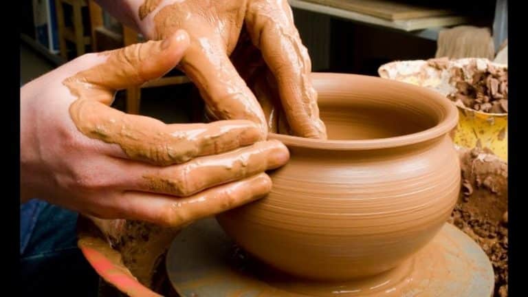 Free arts activities for people living with dementia or mental health conditions