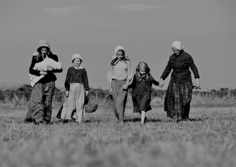 A powerful folk drama about the women and children of Tolpuddle following Martyrs transportation