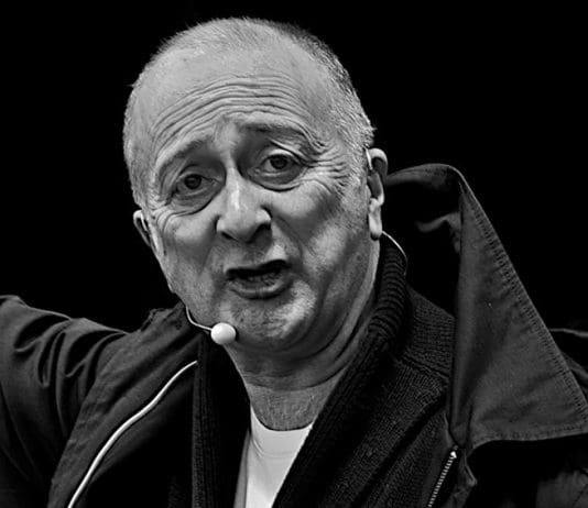 I see you, Tony Robinson