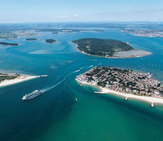 Poole harbour ranks in top 10 UK locations to go on a date