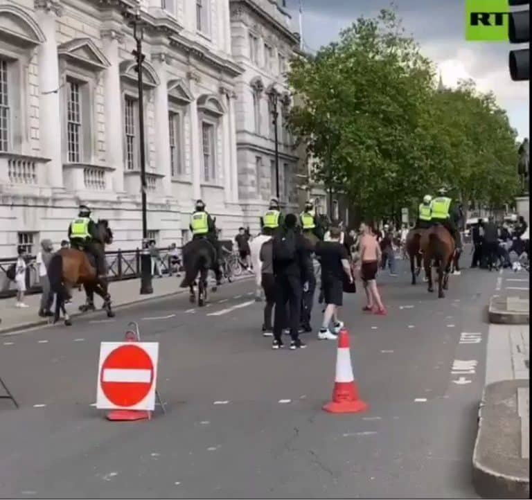 Not in to violence but every fascist has this coming