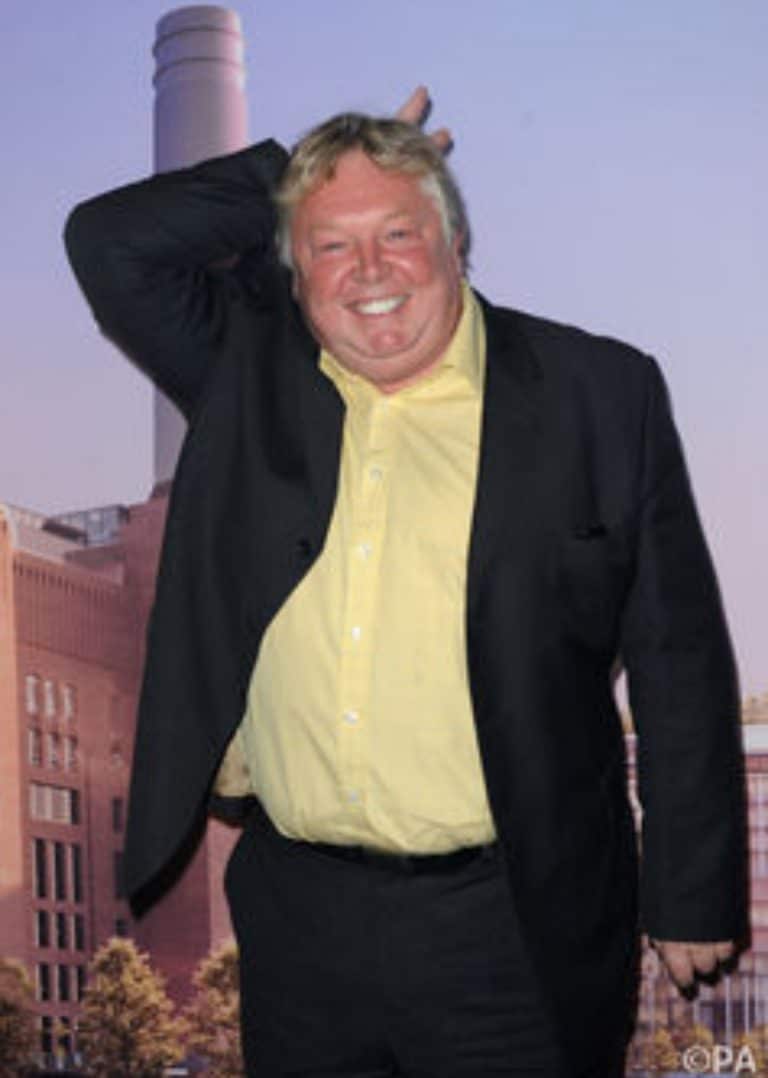 This is how to put a fat white ignoramus in his place