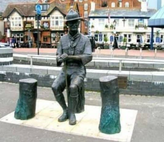 Boarded up Baden Powell statue to remain on Poole Quay