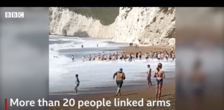 The human chain at Durdle Door that saved a swimmer in trouble
