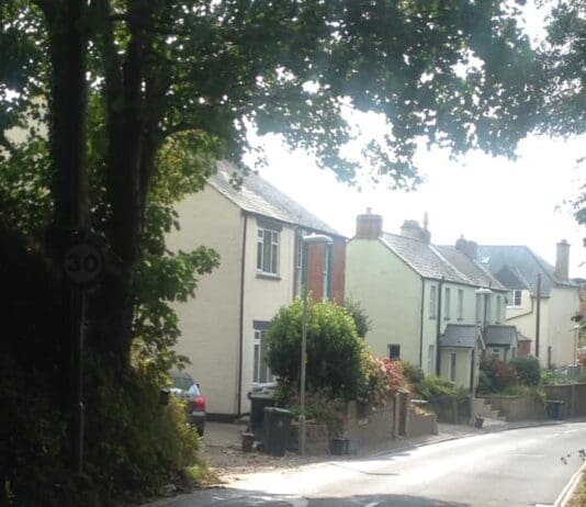 Man in his 50’s suffers a punctured lung following a fail to stop in Bridport Man in his 50's suffers a punctured lung following a fail to stop in Bridport