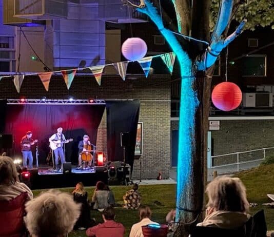 Outside bet pays off as live shows return to Lighthouse