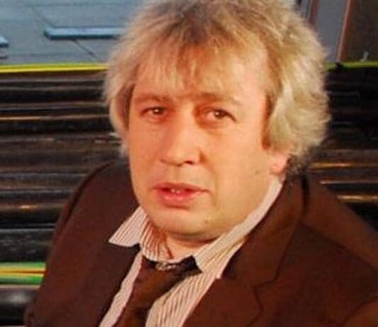 Rod the paedo has just stood up