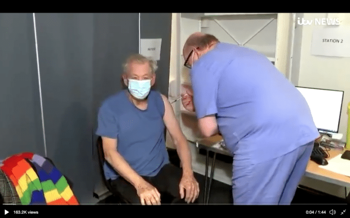 Sir Ian McKellan has covid vaccine