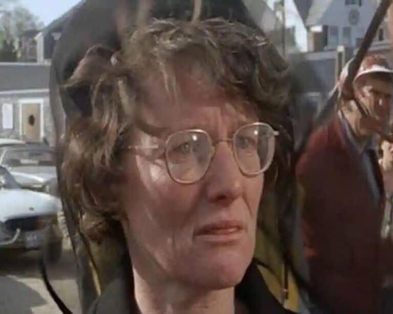 Mrs Kintner from Jaws went to a Seafood restaurant. This is what happened next