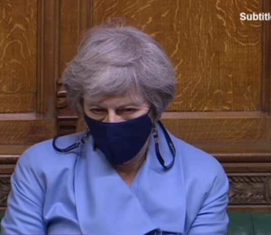The moment Theresa May finds Mark Francois in her Commons spot