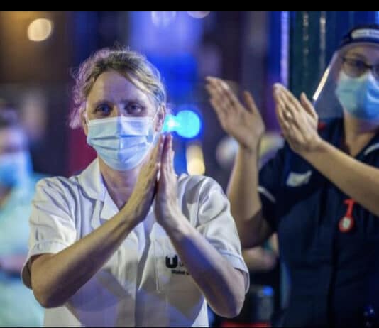 Public urged to slow handclap government following derisory NHS pay offer