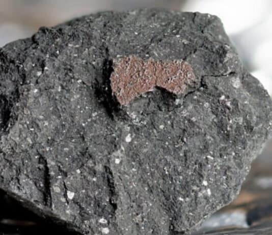 Meteor behind sonic boom over Dorset