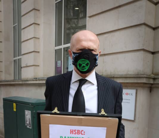 ‘Dirty Bankers’: XR protests fossil fuel banks Barclays and HSBC in Weymouth and Dorchester