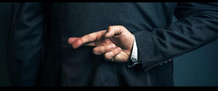 Journalist explains how Conservative Party and Putin’s manipulation of the media is almost identical