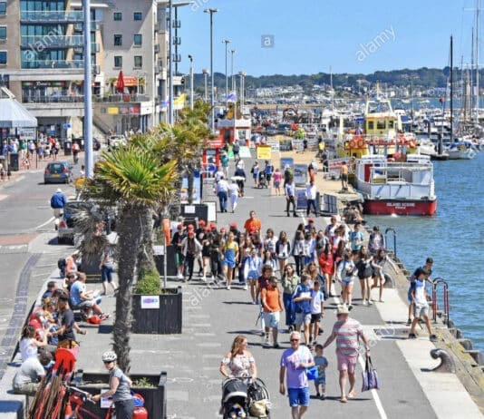 Urgent announcement from UK Health Security Agency regarding recreation near Poole harbour