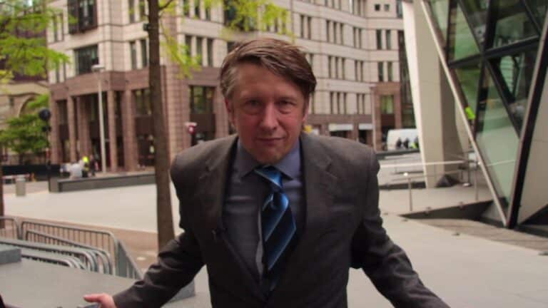 Jonathan Pie: Republican senators are f****** cowards