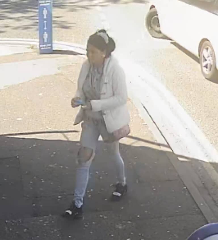 Elderly Poole woman robbed in Bournemouth