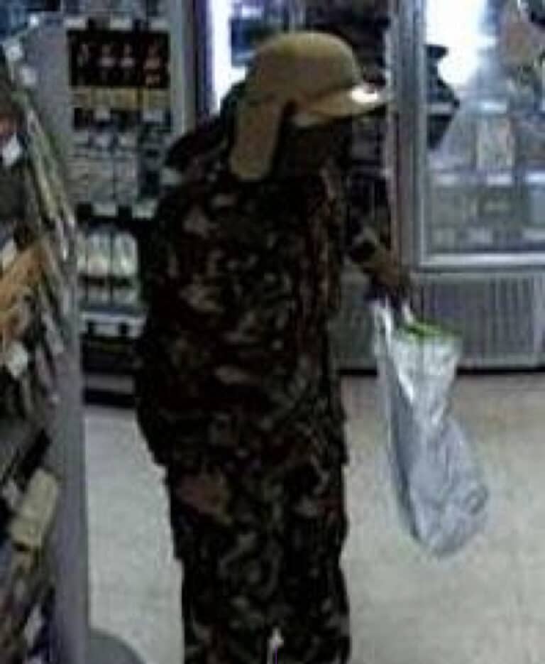 Renewed appeal with CCTV following alleged armed robbery in Shaftesbury