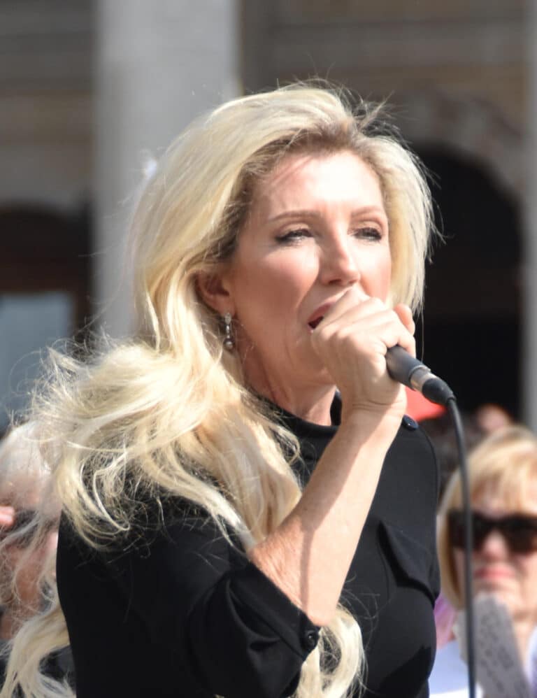 Police launch investigation in to struck off anti vax nurse