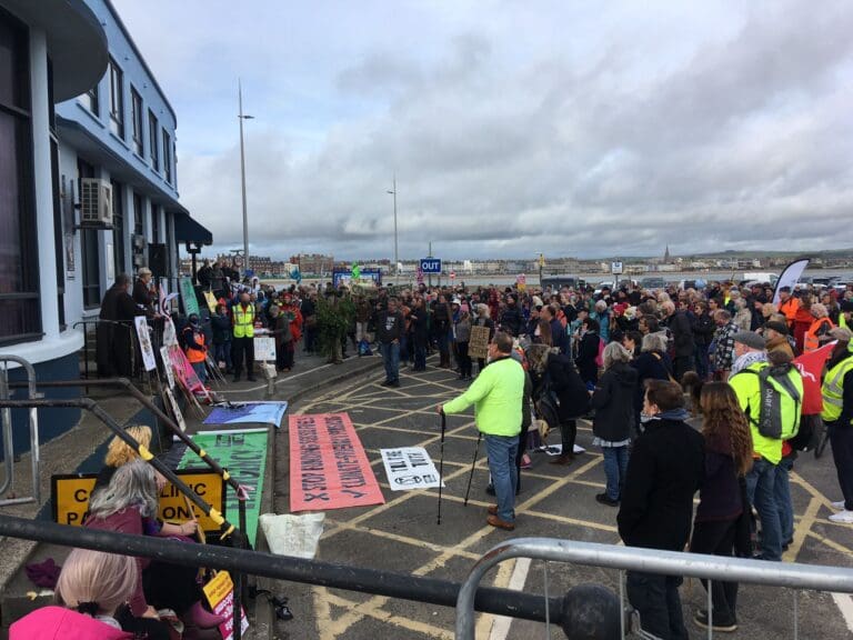 Climate activists in Weymouth call on those in power to wake up quickly