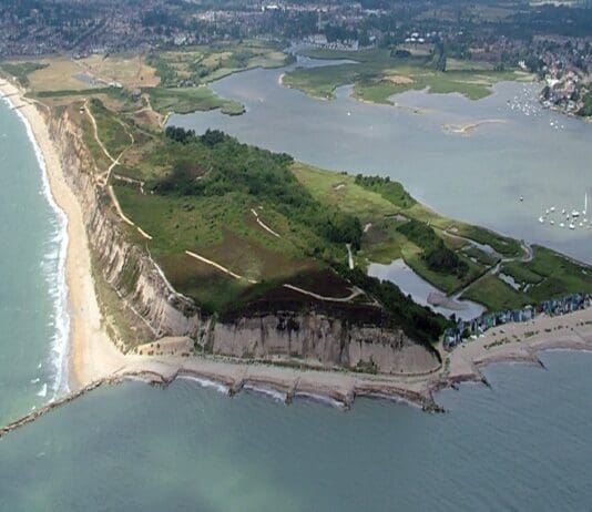Iron Age roundhouse project aims to bring archaeology to life at Hengistbury Head