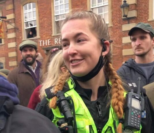 Pro hunt police officer looks the other way whilst on duty at her own hunt