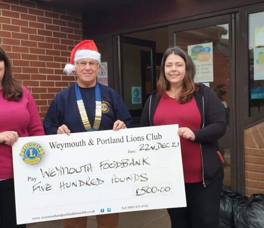 LIONS CLUB DONATES £500 TO WEYMOUTH AND PORTLAND FOODBANKS