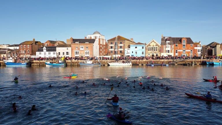 LIONS CHRISTMAS DAY HARBOUR SWIM TO RAISE FUNDS FOR LOCAL CHARITIES