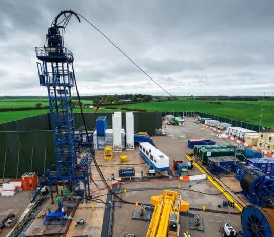 Rishi Sunak is reinstating the ban on fracking with middle finger to Rees-Mogg and Truss