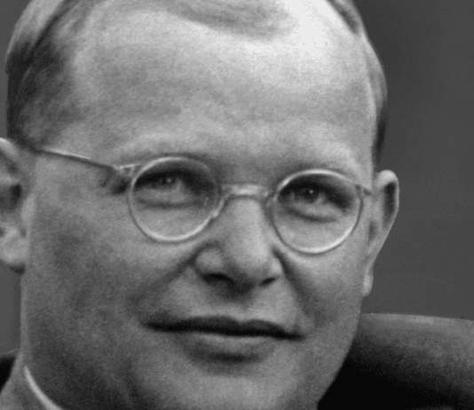 Dietrich Bonhoeffer explains how stupid people let criminal… politicians get away with their crimes…