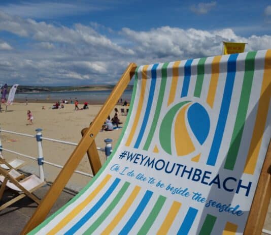 Giant deckchair unveiled on Weymouth seafront