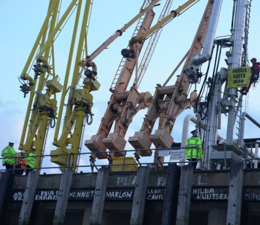 Tory government is lying about Russia. The UK is still trading full steam ahead