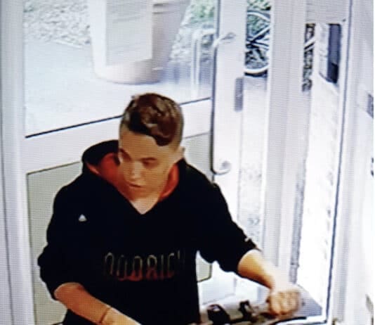 Police extremely concerned for girl last seen in Poole