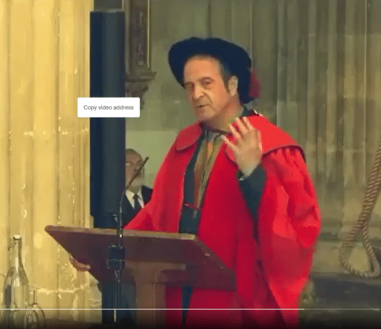 Graduates love Mark Thomas’ total takedown of Boris Johnson at ceremony
