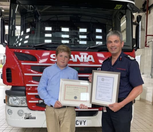 Duncan presented with Commendation