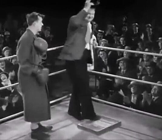 Chicken does Stan Laurel impression