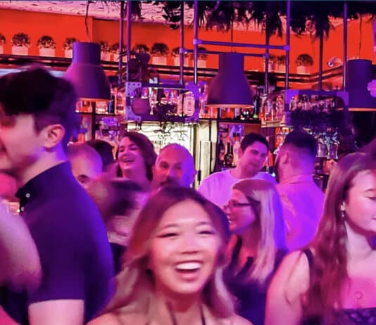 Weymouth celebrates renewal of Purple Flag status for its night-time economyÂ