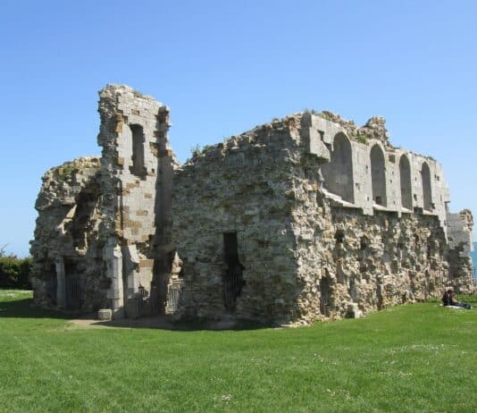 Should Sandsfoot Castle be allowed to fall in to the sea or saved at huge cost?