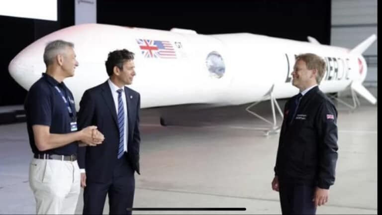 Man of many identities Shapps gets rid of BOJO’s