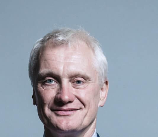 Tory climate minister took ‘donations’ from fossil fuel companies