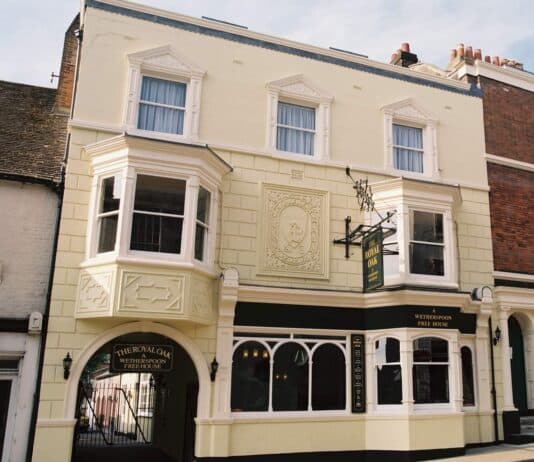 Man arrested for affray following fight in Dorchester