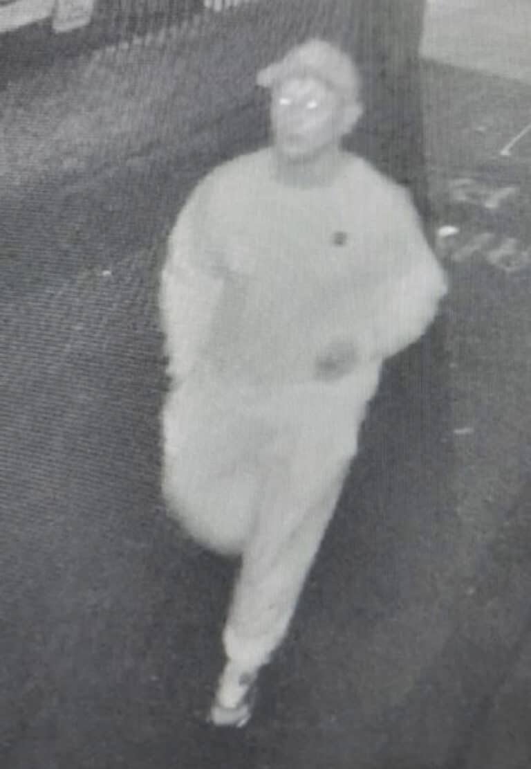 Police search for suspect after man attacked with glass bottle in Christchurch