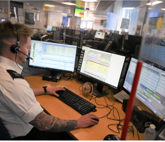 Police ask 999 callers to stay on the line as accidental calls increase by 112%