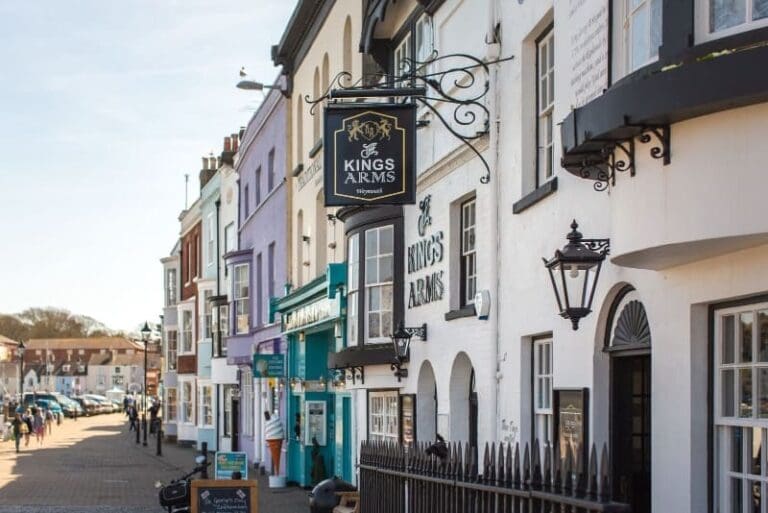Man arrested following attempted strangulation in Weymouth pub