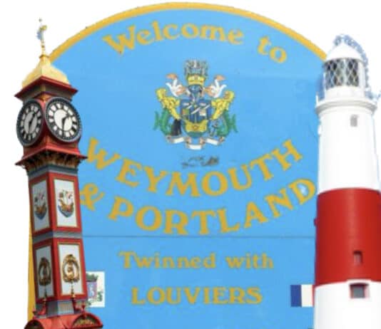 Never Mind The Hate as decent people welcome refugees to Bibby Stockholm